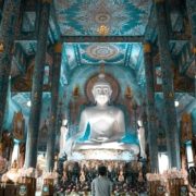 Découvrez comment le Qigong bouddhiste et les séances de guérison énergétique du Maître Ping peuvent transformer votre bien-être numérique. Sans mouvements complexes, depuis chez vous.